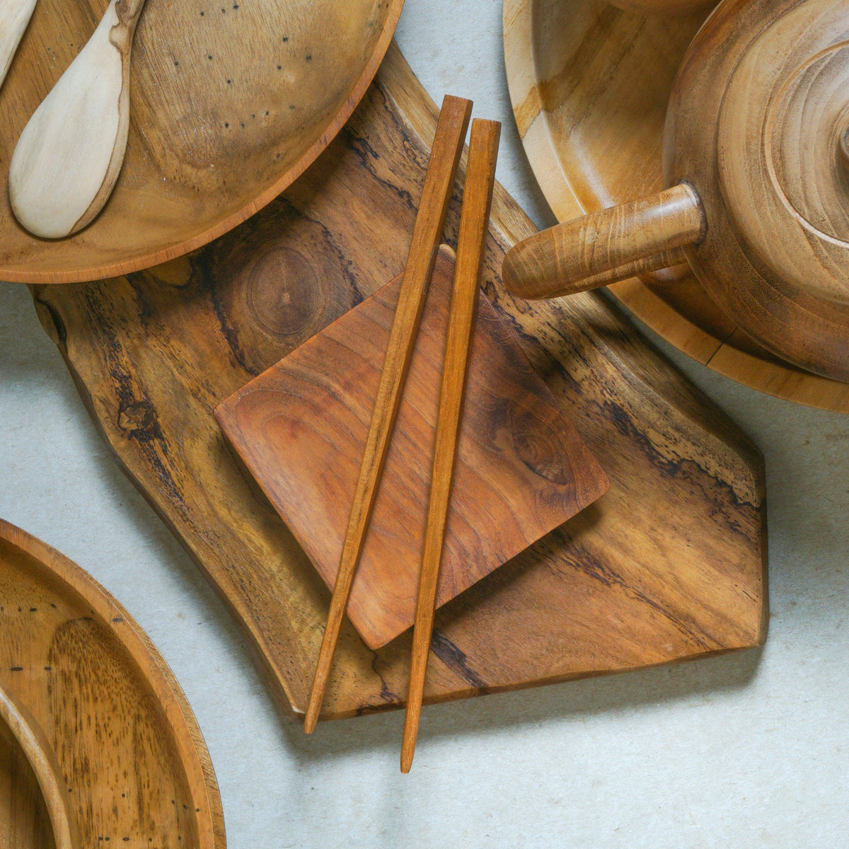 Trays & Surfaces
